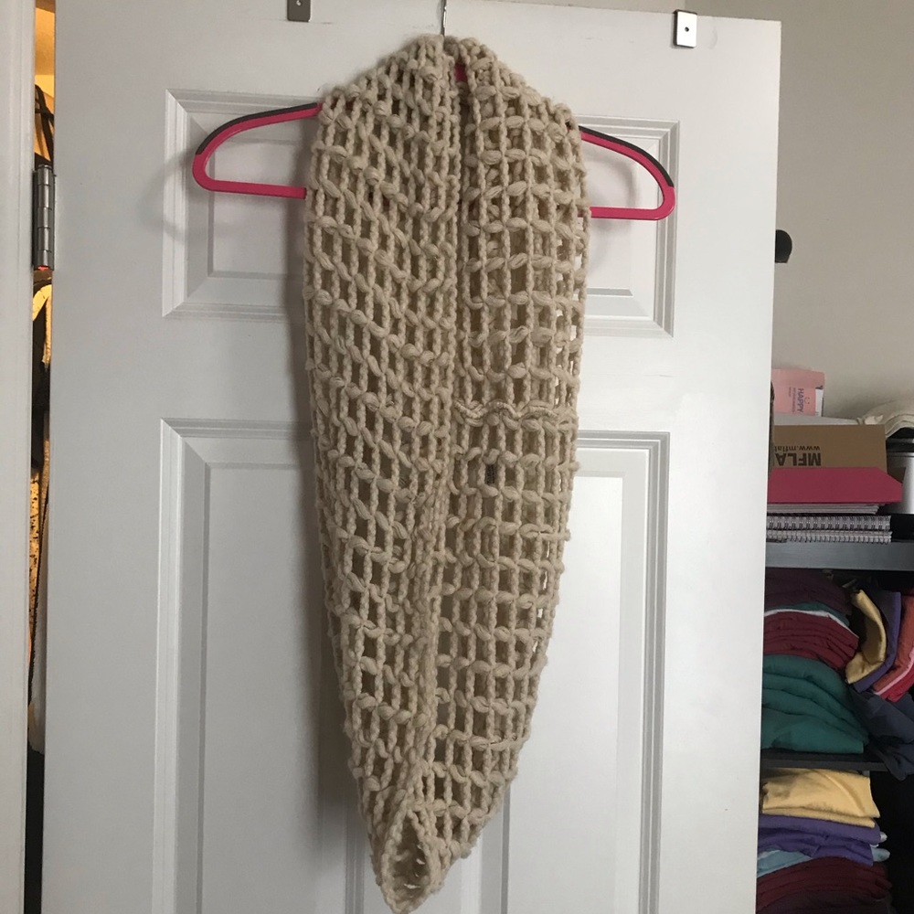 Infinity woolen scarf